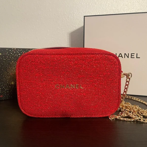 Chanel - Picture 3 of 3